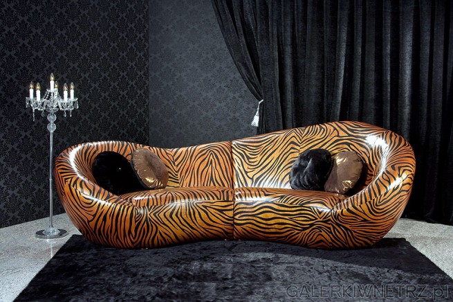 Scala - futurystyczna sofa w barwach zebry. Cena tej sofy to około 30 tyś PLN!