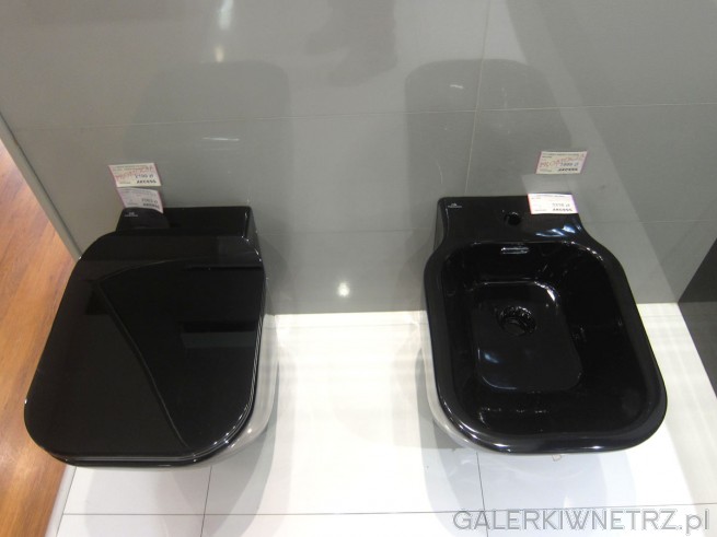 Czarne urządzenia sanitarne Akcess - miska WC czarna w promocyjnej cenie 2199 złotych ...