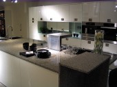 Przykłady aranżacji dużej kuchni w domu jednorodzinnym  - Kuchnie Mebel Rust Witt
